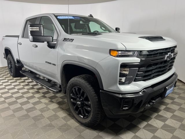 2025 Chevrolet Silverado 2500HD Custom's photo