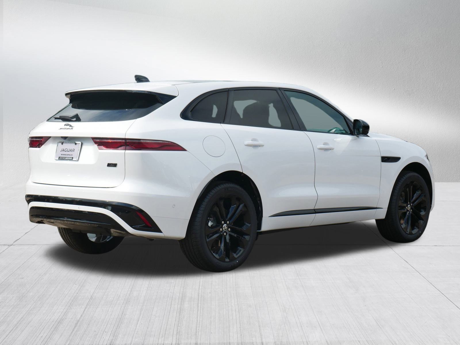 2026 Jaguar F-PACE P250 R-Dynamic S photo 2