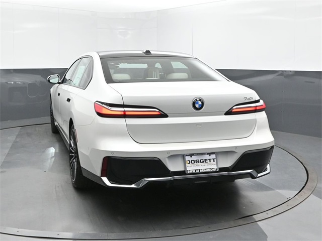 2025 Bmw 740i photo 8