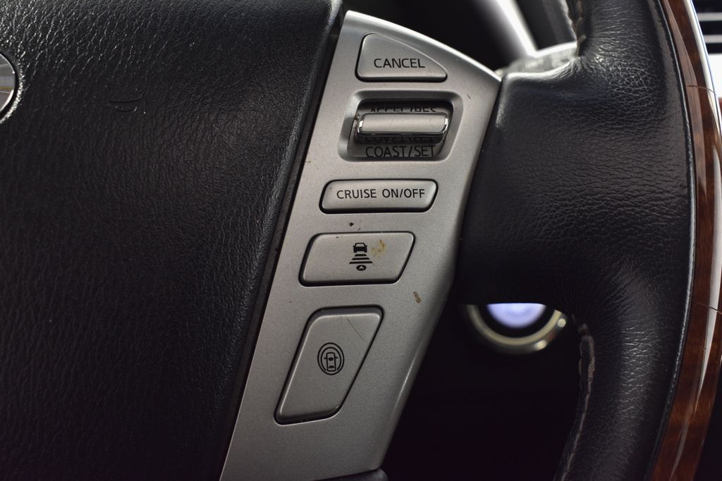 2017 Infiniti QX80 Base photo 17