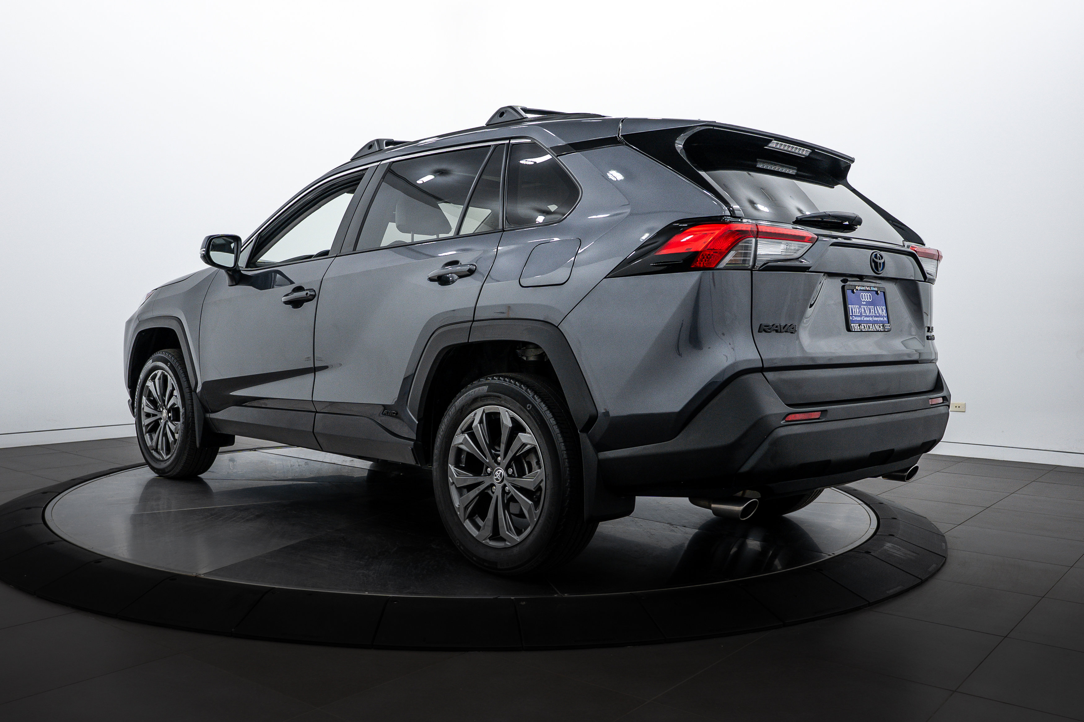 2024 Toyota RAV4 Hybrid XLE Premium photo 4