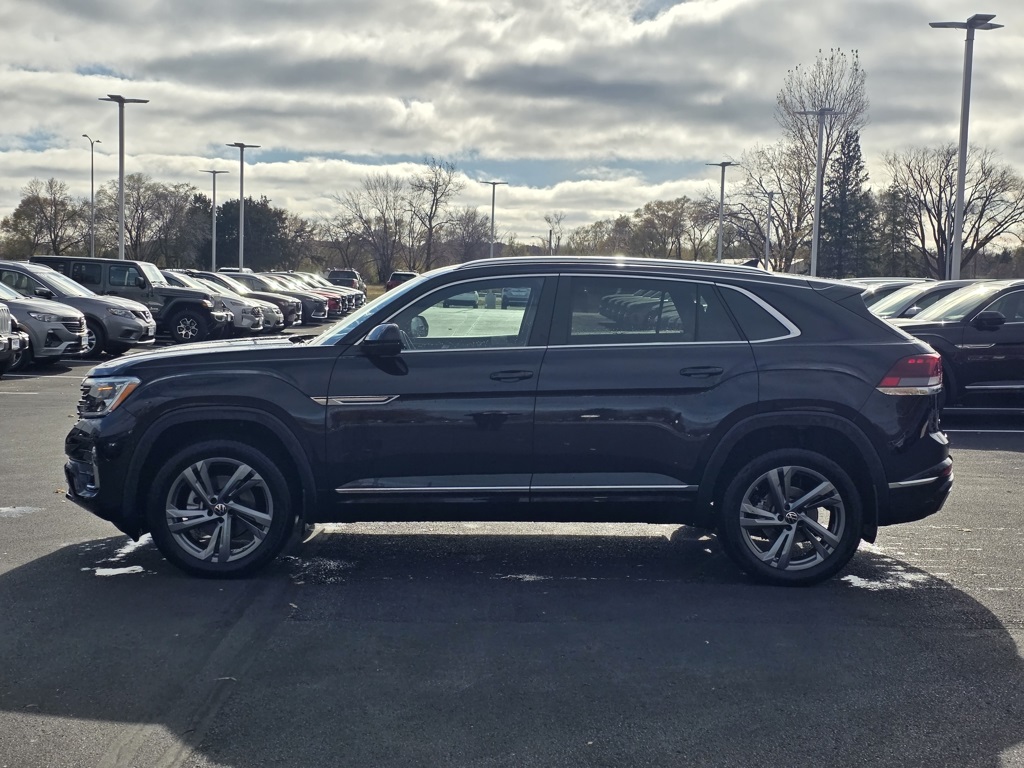 Used 2024 Volkswagen Atlas Cross Sport SEL R-LINE with VIN 1V2AE2CA8RC220132 for sale in St. Cloud, Minnesota
