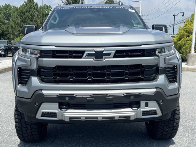2025 Chevrolet Silverado 1500 RST photo 2