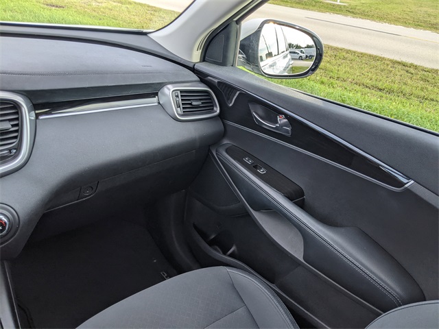 2019 Kia Sorento LX photo 12