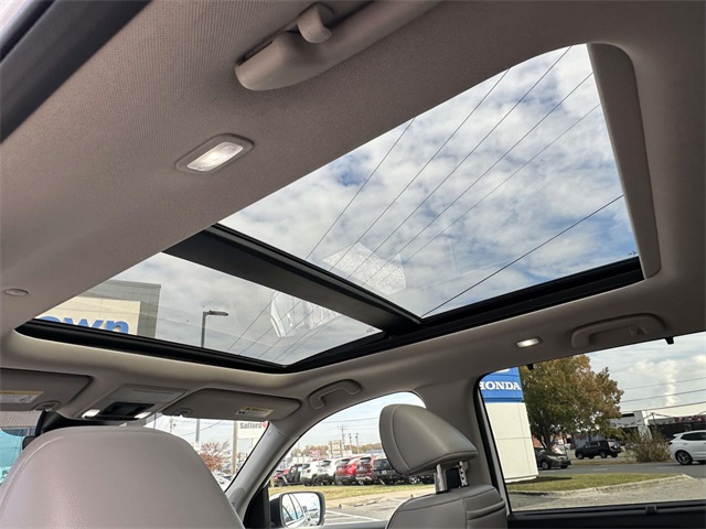 2023 Honda Pilot Elite photo 3