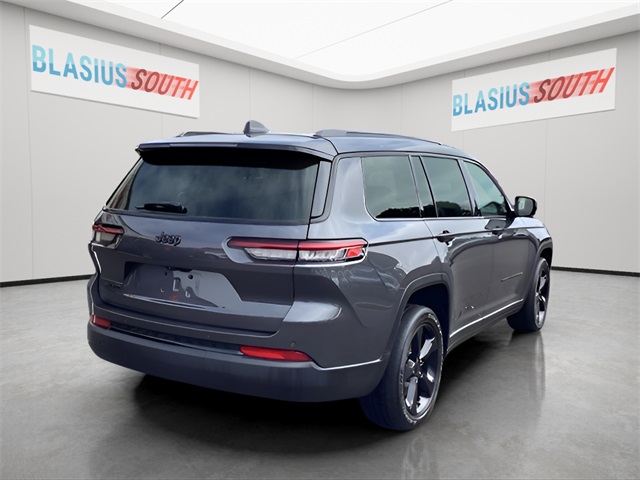2021 Jeep Grand Cherokee Altitude photo 3