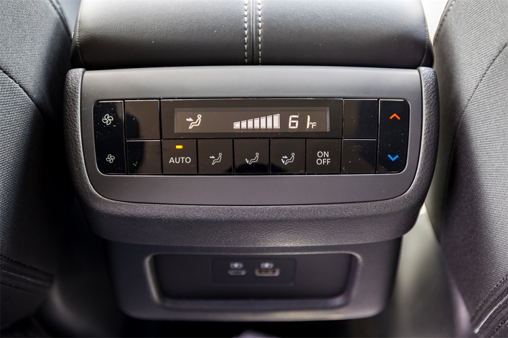 2025 Nissan Pathfinder SV photo 17
