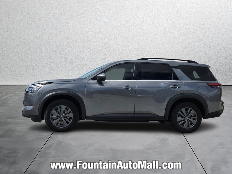 2023 Nissan Pathfinder SV photo 2