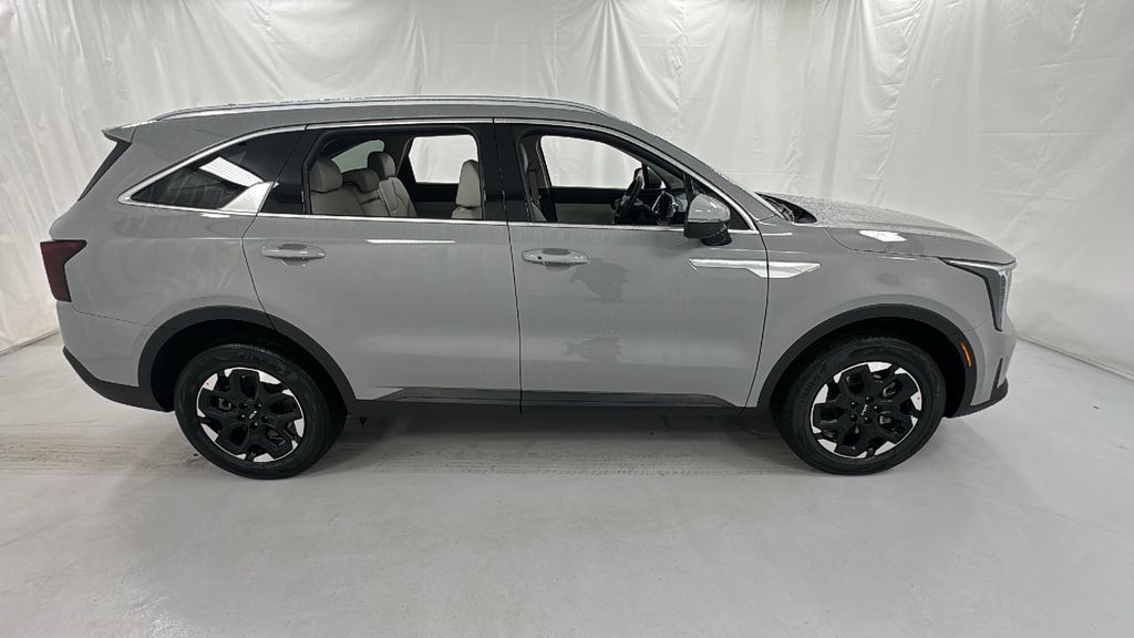 2026 Kia Sorento S photo 2