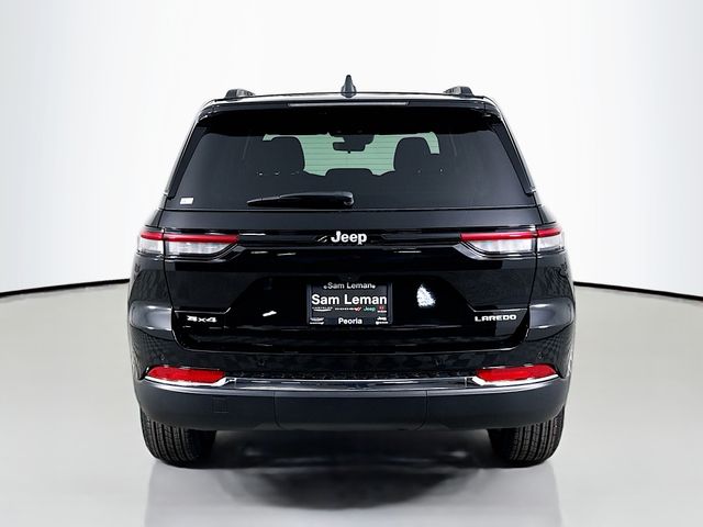 2025 Jeep Grand Cherokee Laredo photo 4