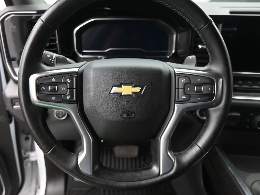 2023 Chevrolet Silverado 1500 LTZ photo 9