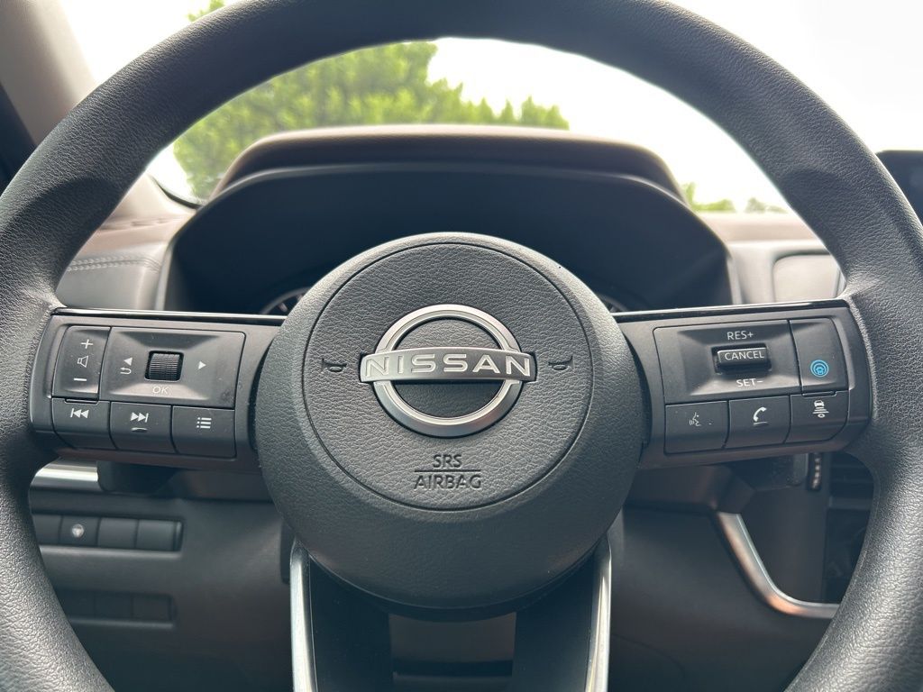 2023 Nissan Rogue SV photo 17