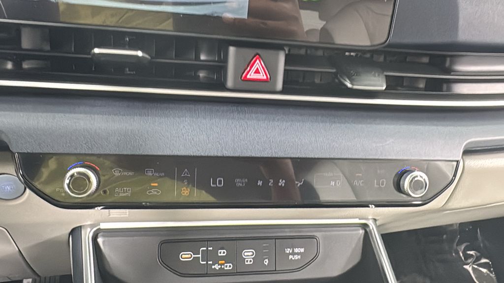 2026 Kia Carnival EX photo 27
