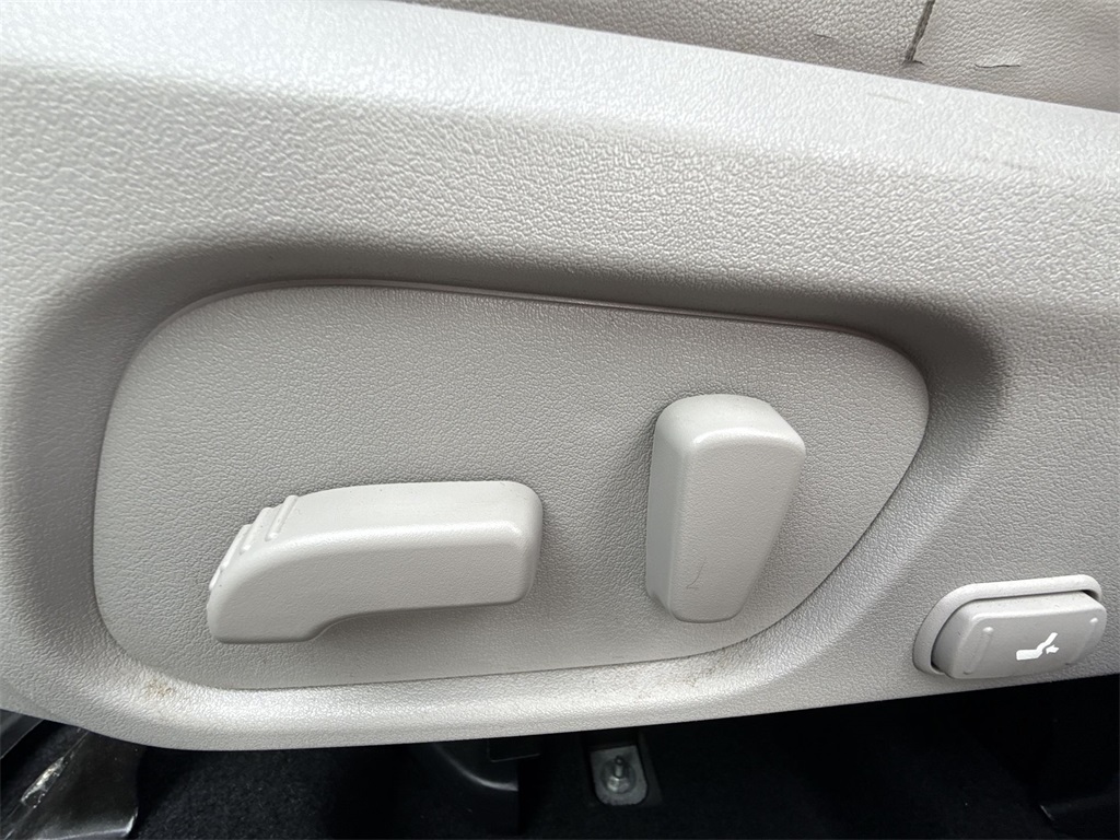 2014 Subaru Forester 2.5i Touring photo 12