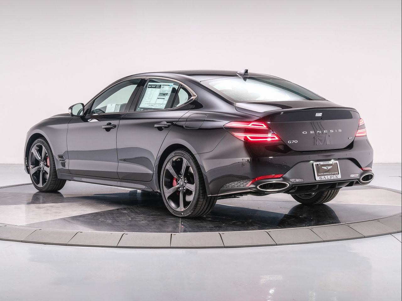 2026 Genesis G70 3.3T Sport Prestige photo 2