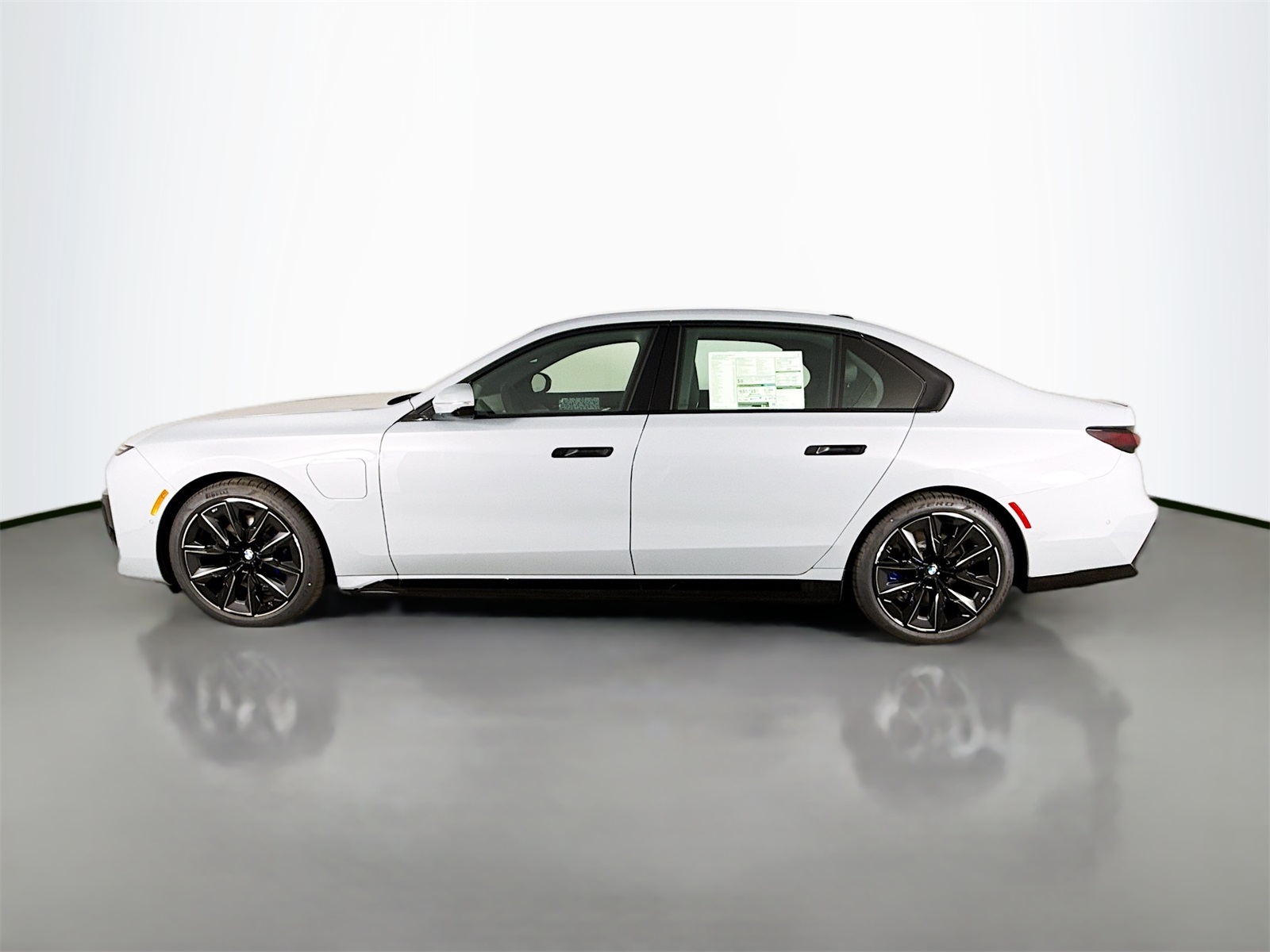 2025 Bmw 750e 750e xDrive photo 2