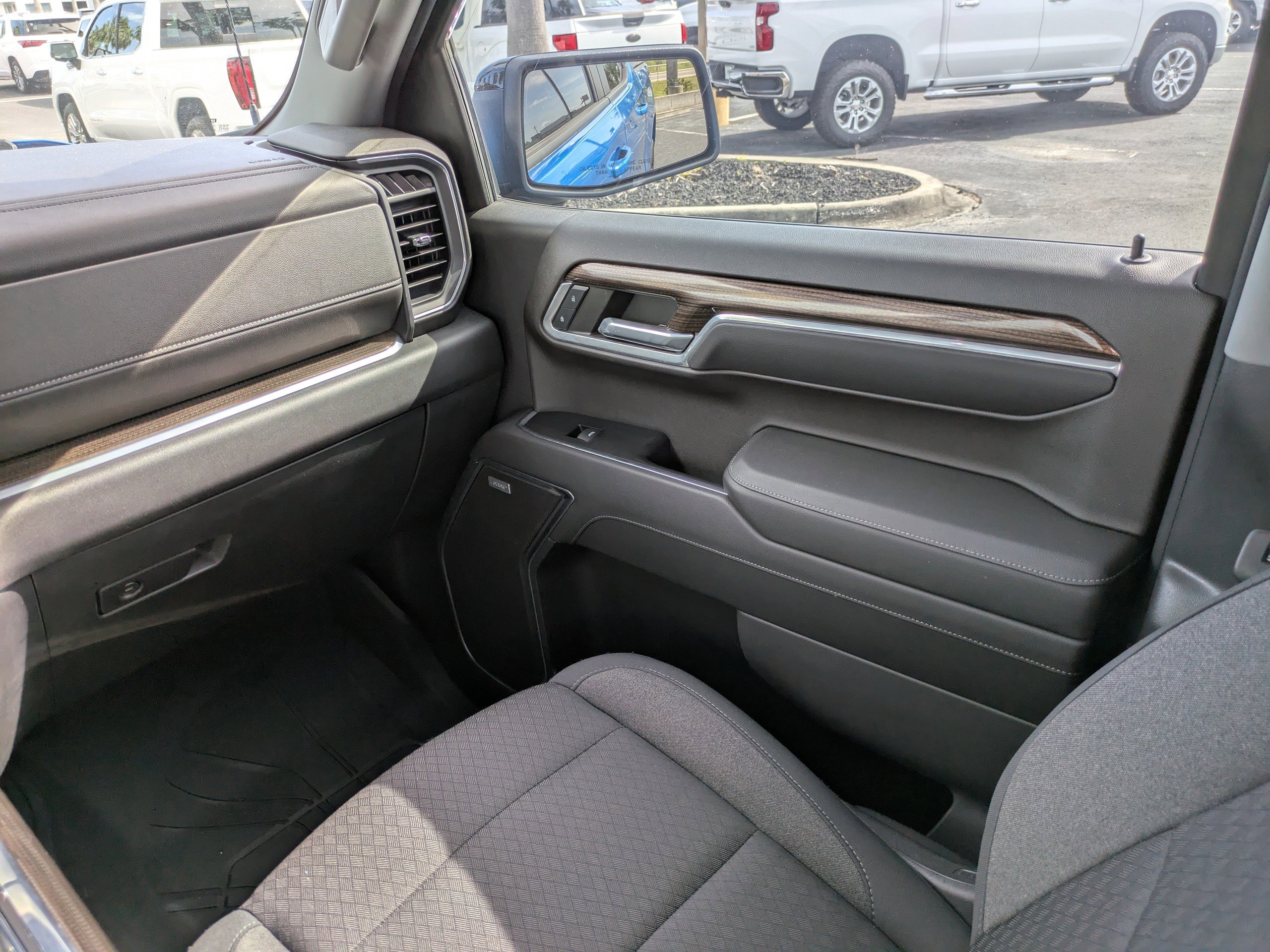 2022 Chevrolet Silverado 1500 RST photo 17