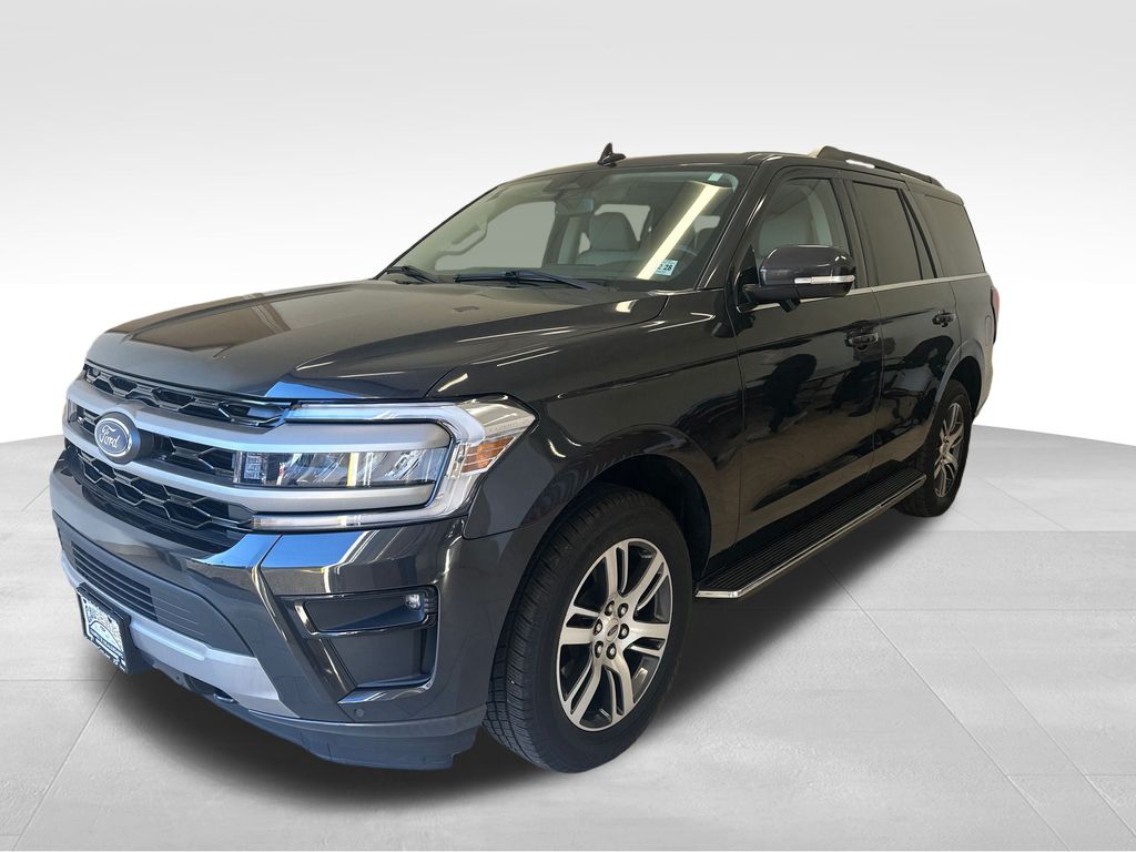 2023 Ford Expedition XLT photo 2