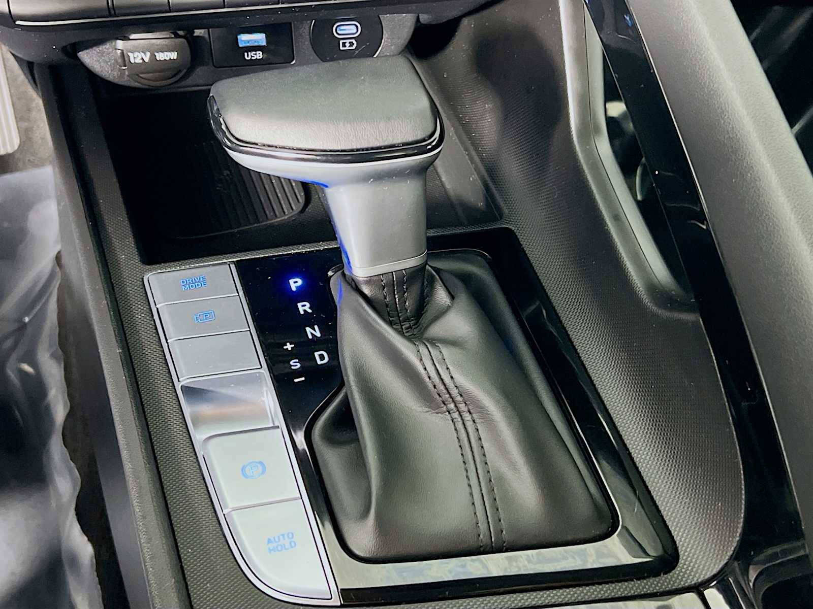 2024 Hyundai Elantra SEL Convenience photo 16