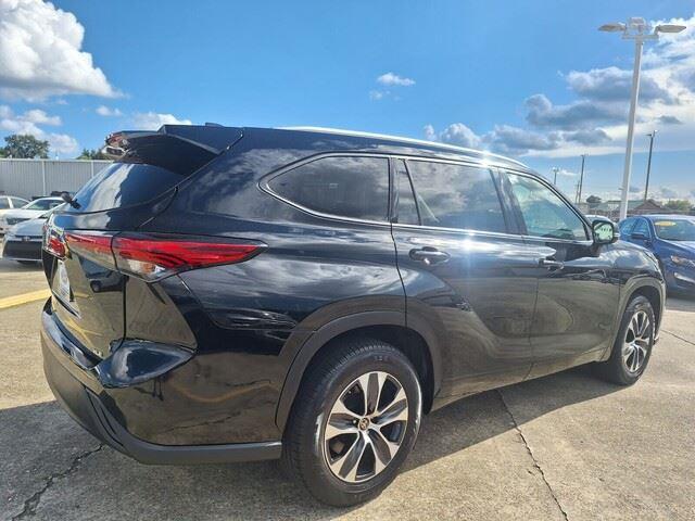 2022 Toyota Highlander XLE photo 5