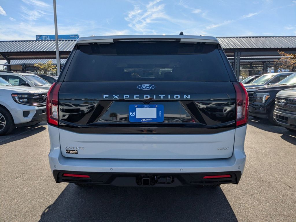 2025 Ford Expedition MAX photo 3