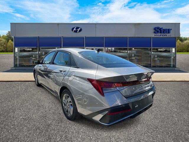 2024 Hyundai Elantra Hybrid photo 3