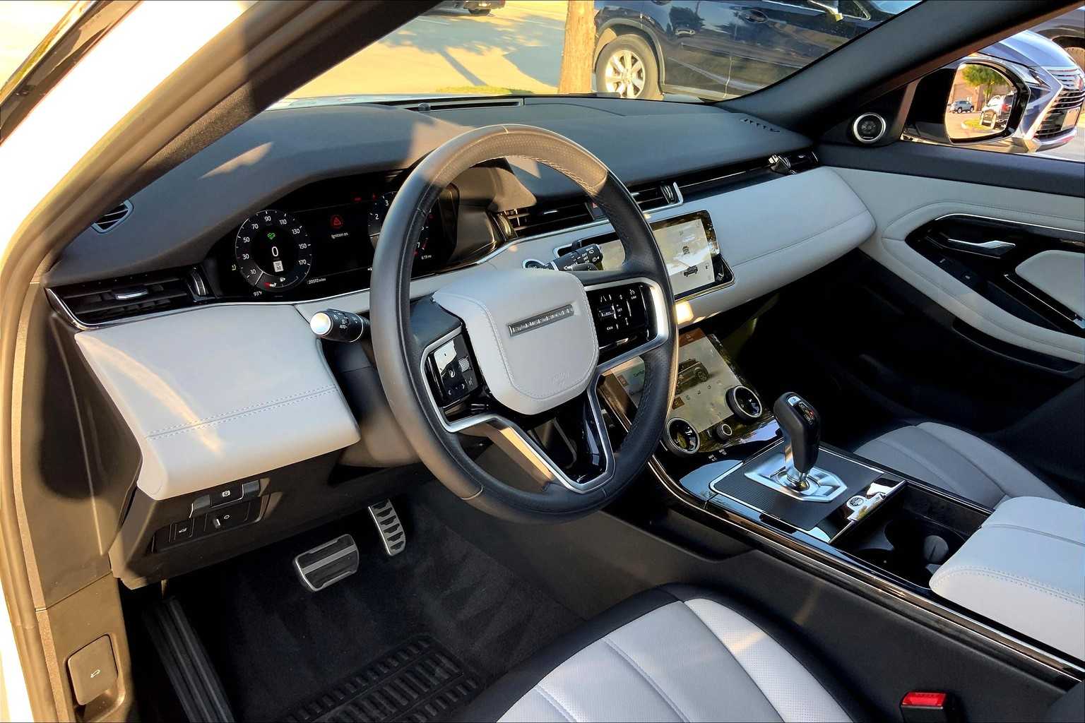 2023 Land Rover Range Rover Evoque R-Dynamic SE photo 14