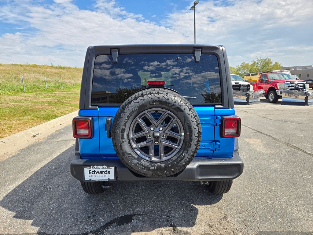 2025 Jeep Wrangler Sport S photo 4