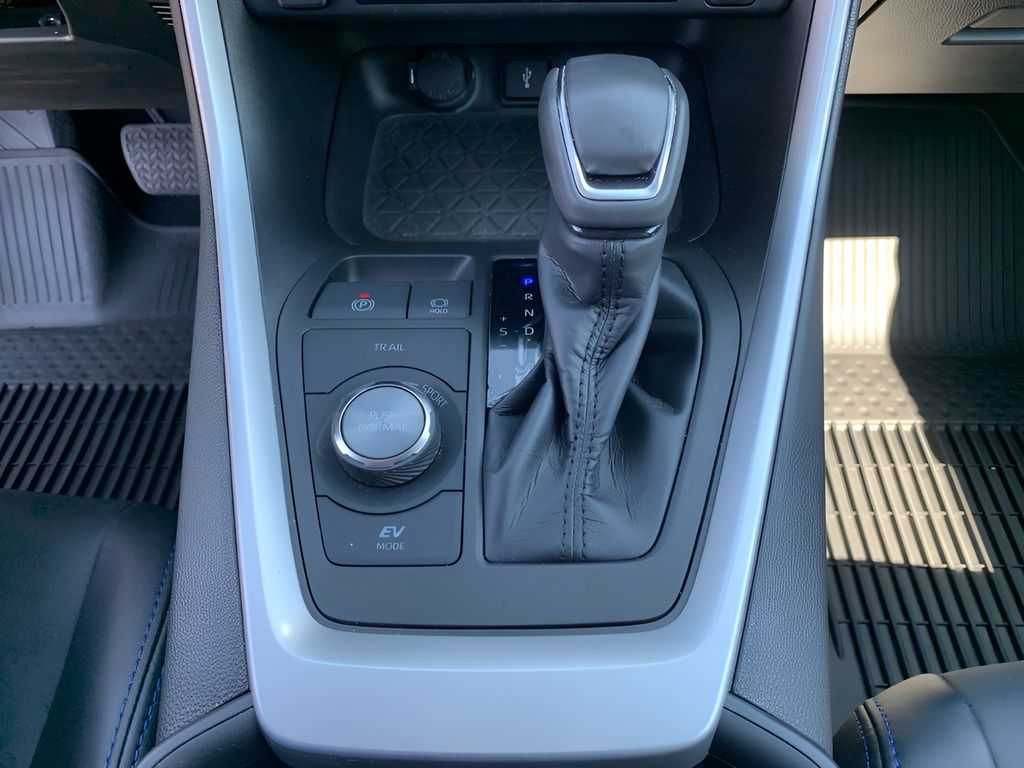 2022 Toyota RAV4 Hybrid XSE photo 19