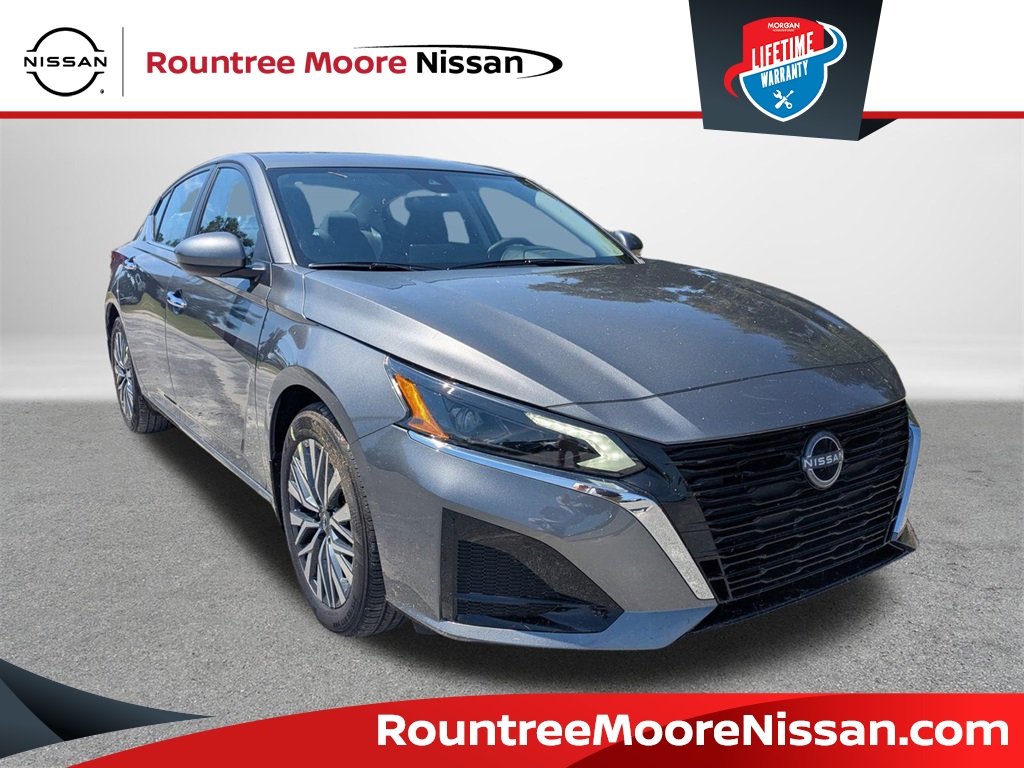 2025 Nissan Altima SV's photo