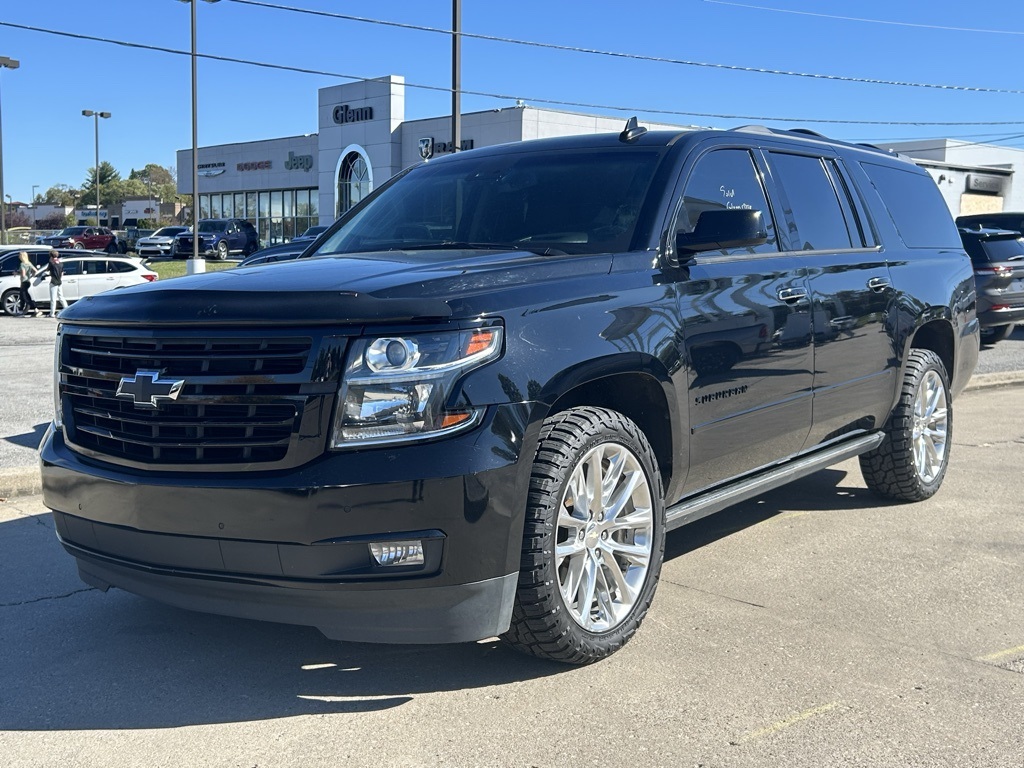 2019 Chevrolet Suburban Premier photo 2