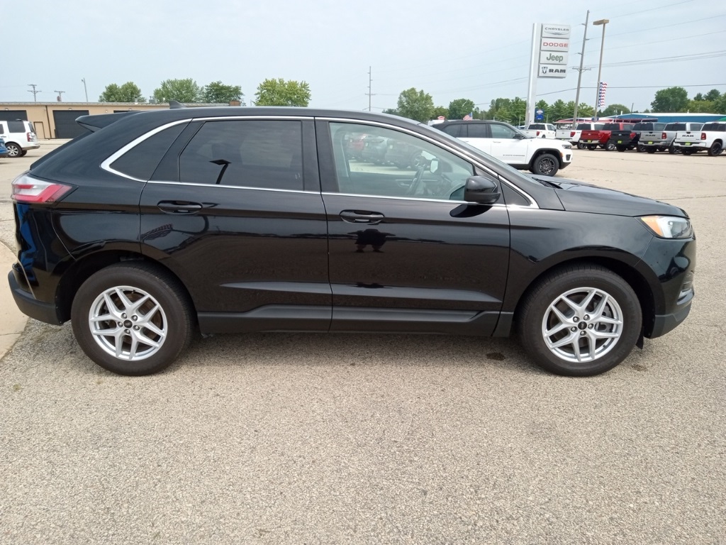 2023 Ford Edge SEL photo 5