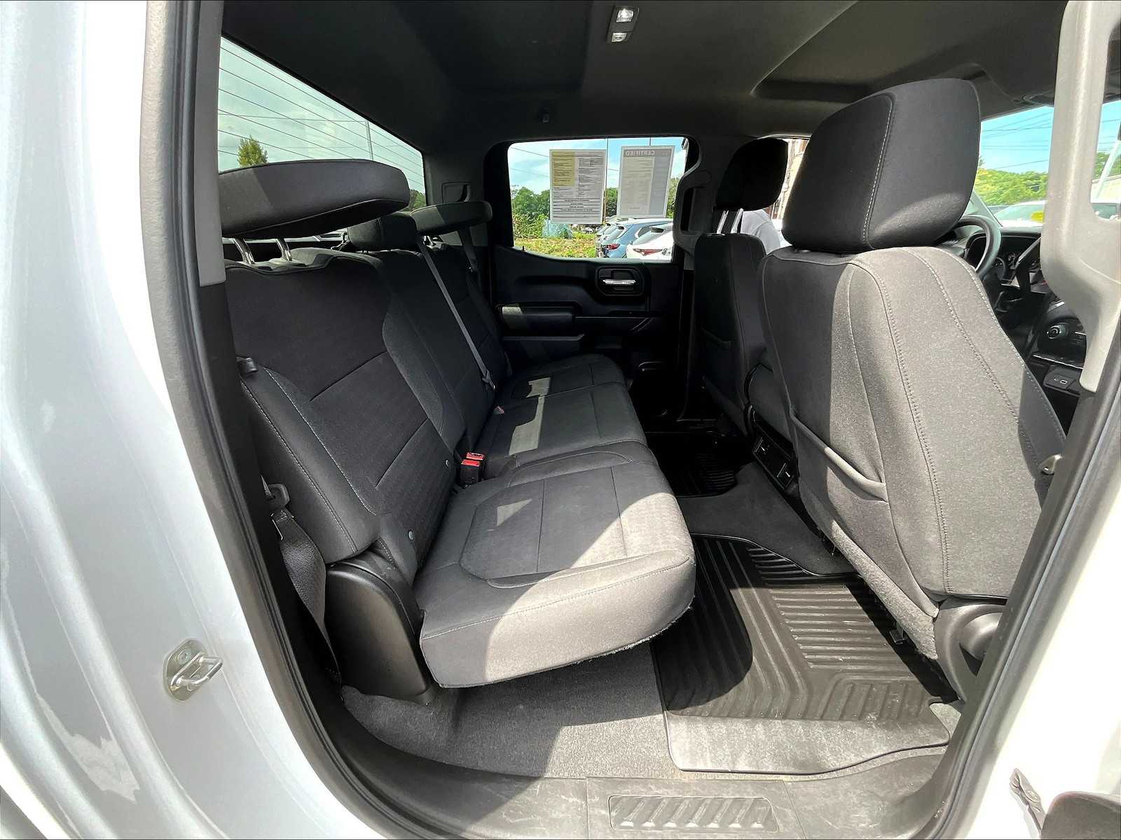2022 Chevrolet Silverado 1500 Custom photo 13