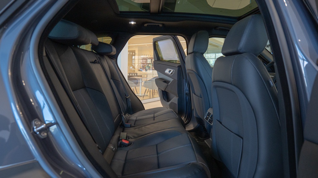 2026 Land Rover Range Rover Velar S photo 19