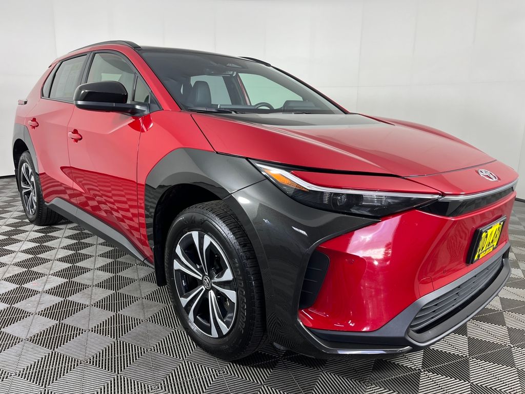 2024 Toyota bZ4X XLE photo 3