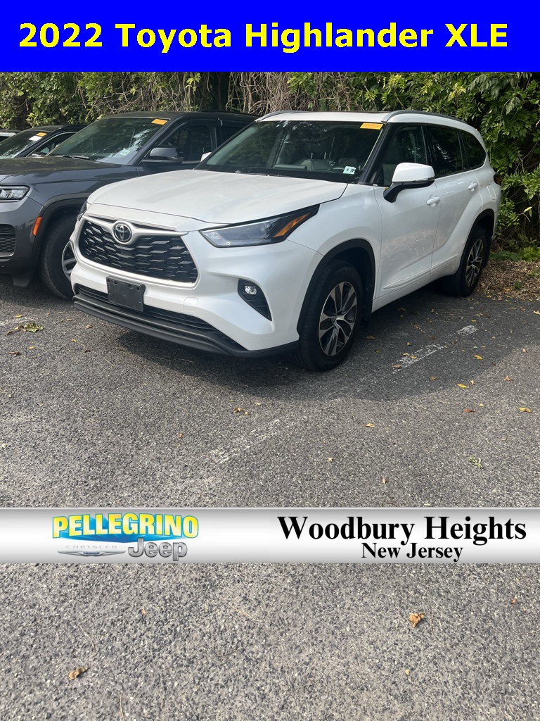 2022 Toyota Highlander XLE photo 3