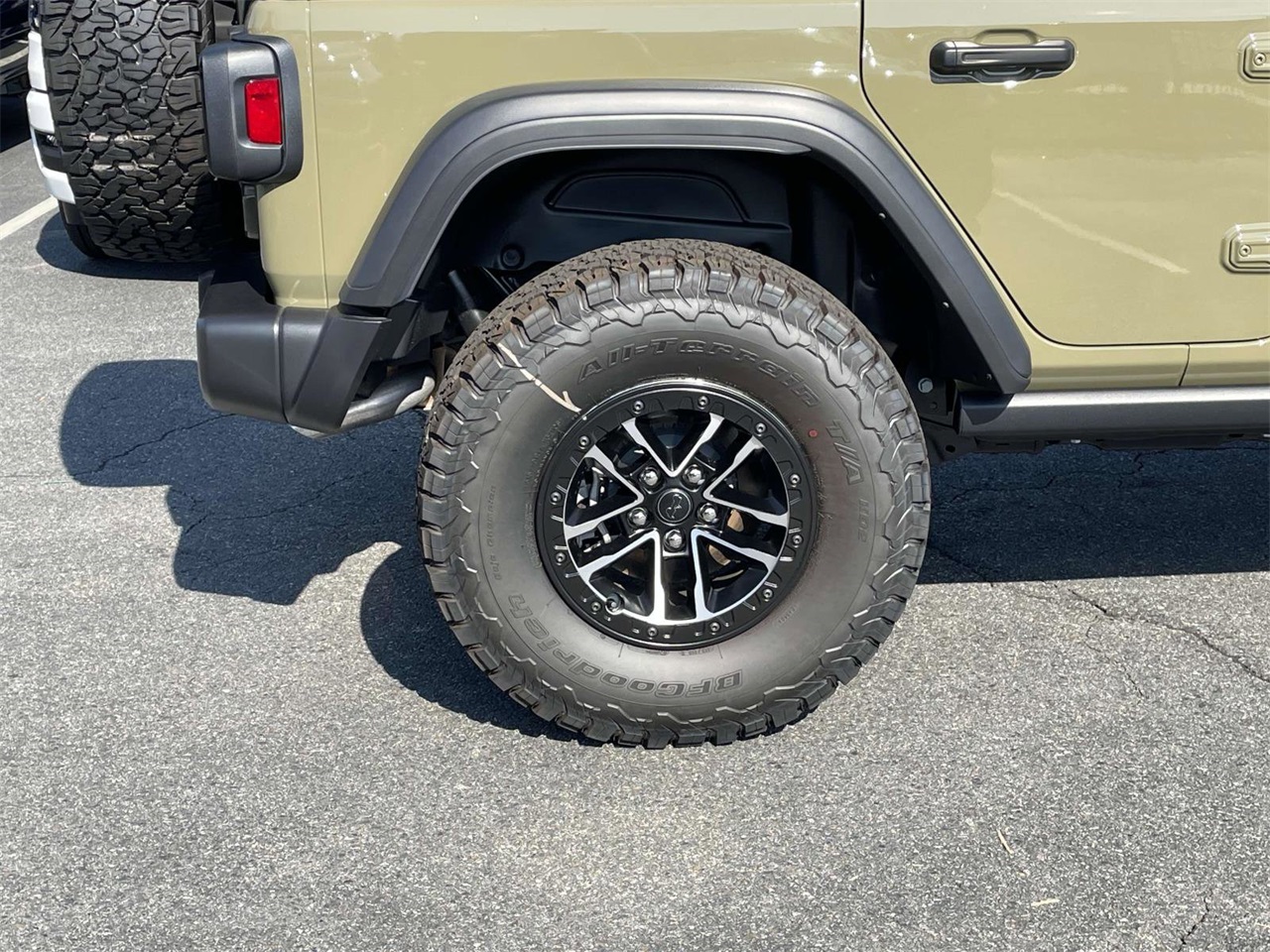 2025 Jeep Wrangler Willys photo 31