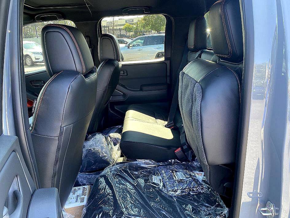2026 Nissan Frontier Crew Cab PRO-4X photo 13