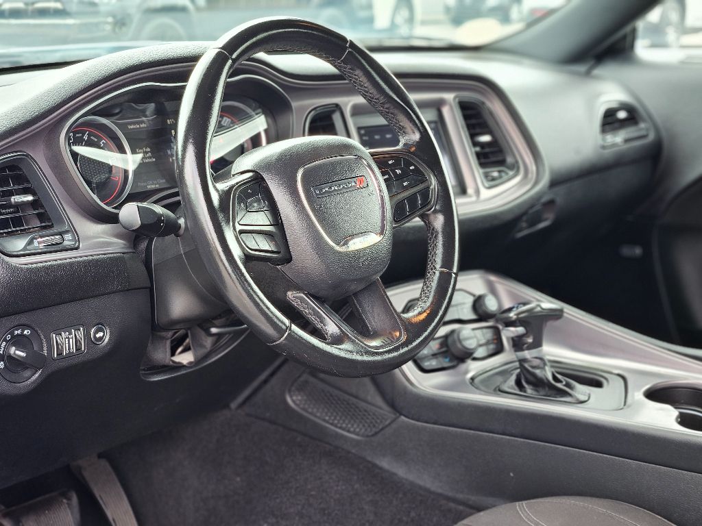 2023 Dodge Challenger SXT photo 9