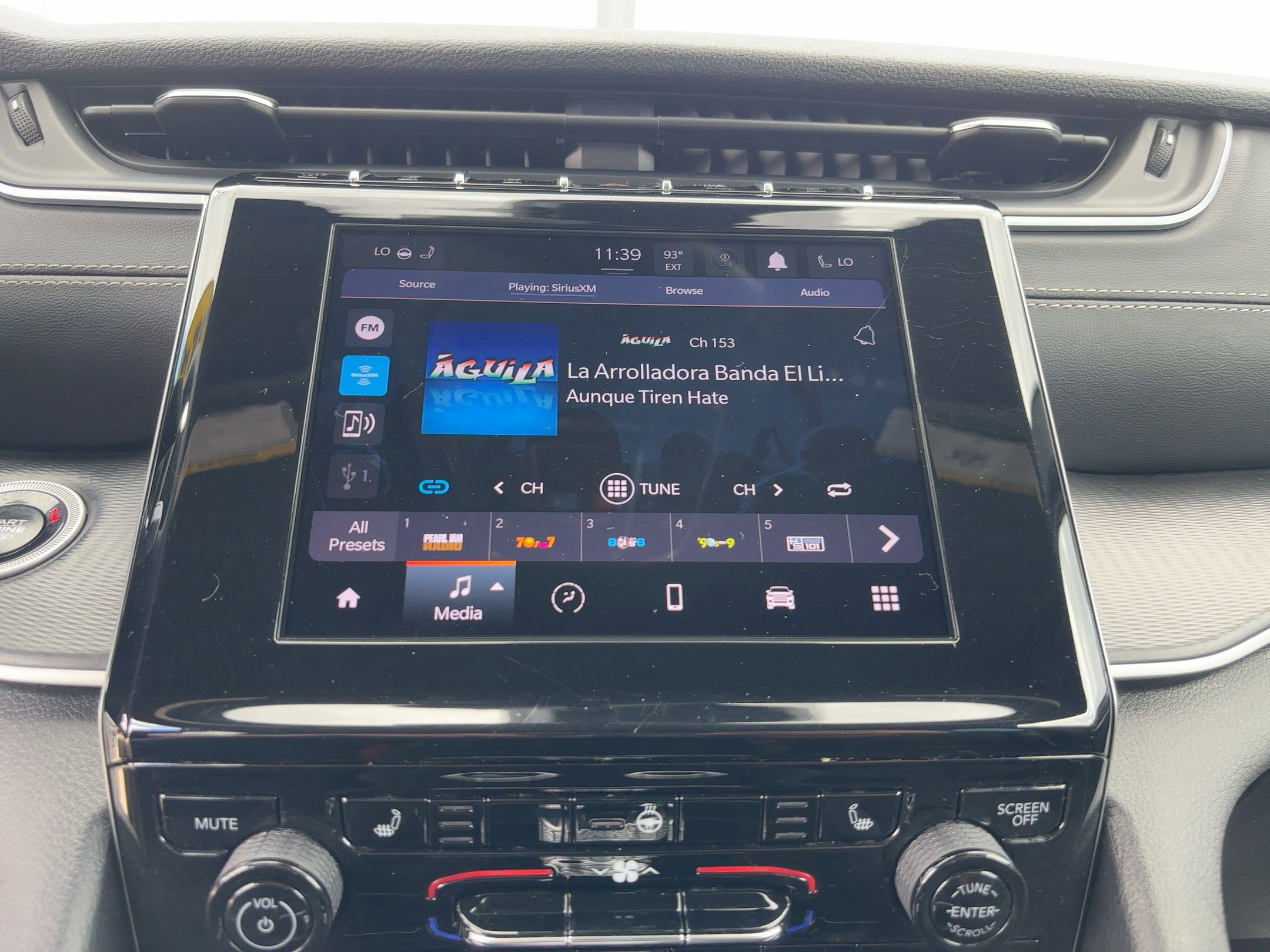 2024 Jeep Grand Cherokee Altitude photo 17