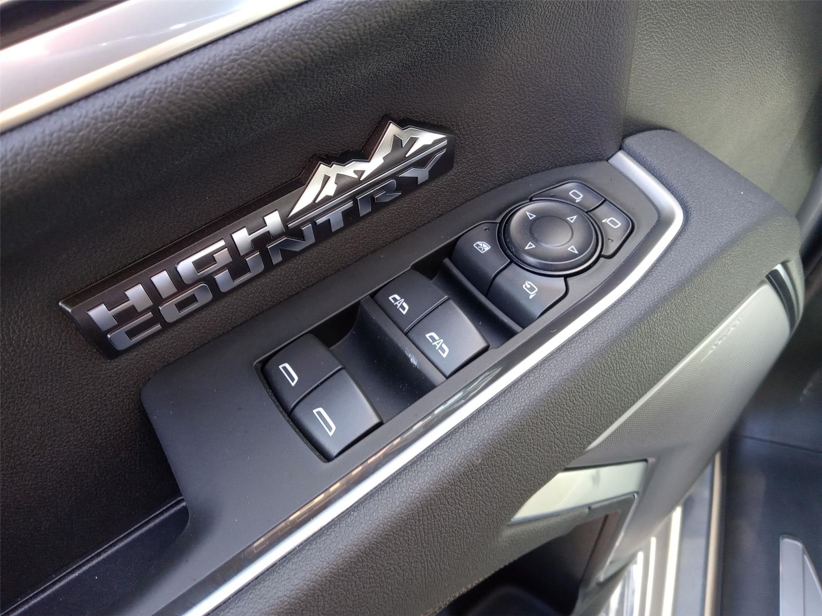 2026 Chevrolet Silverado 1500 High Country photo 13