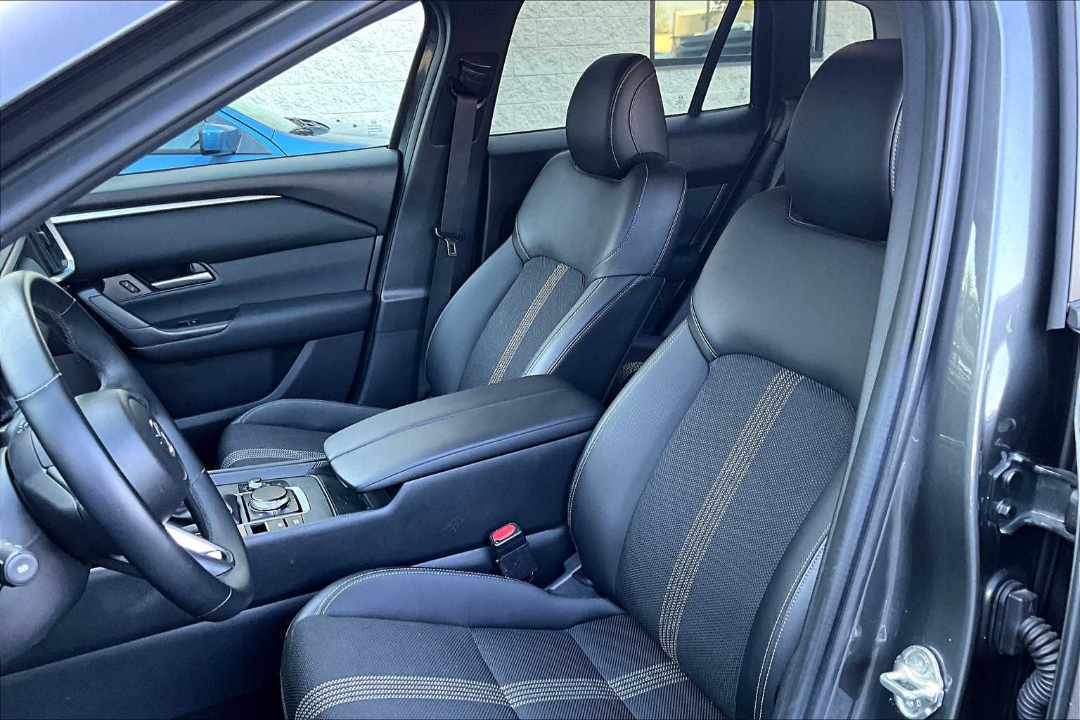 2025 Mazda CX-50 2.5 S Preferred photo 4