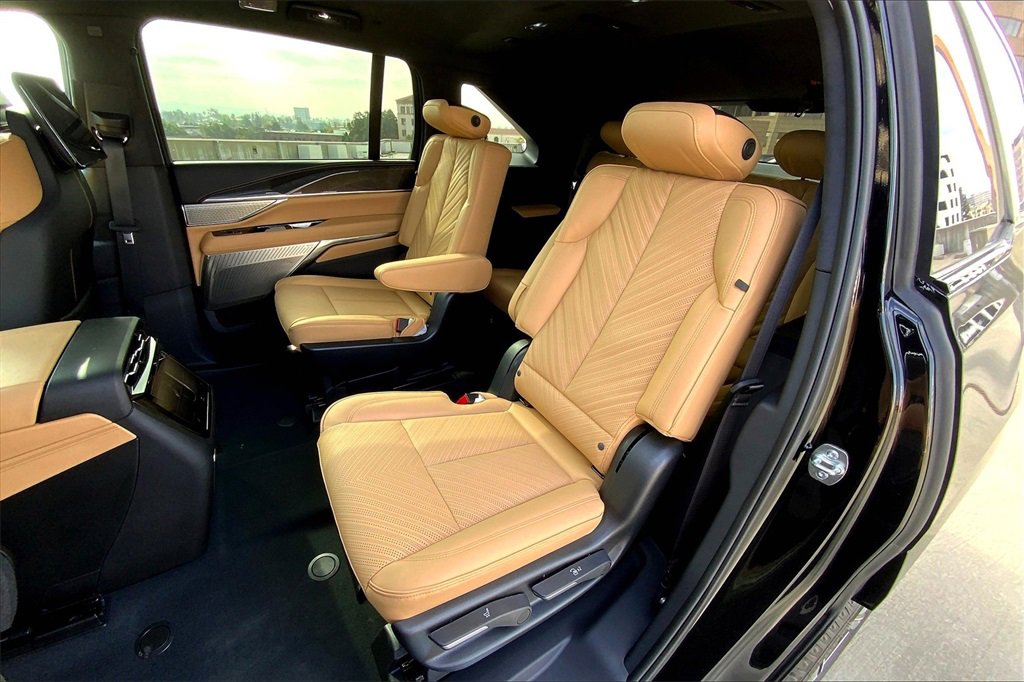 2025 Cadillac Escalade IQ Luxury photo 25