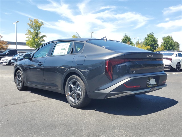 2025 Kia K4 LXS photo 2