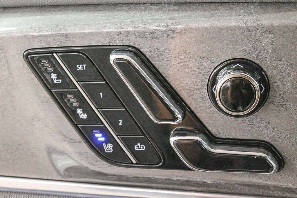 2026 Cadillac Escalade IQ Luxury photo 19