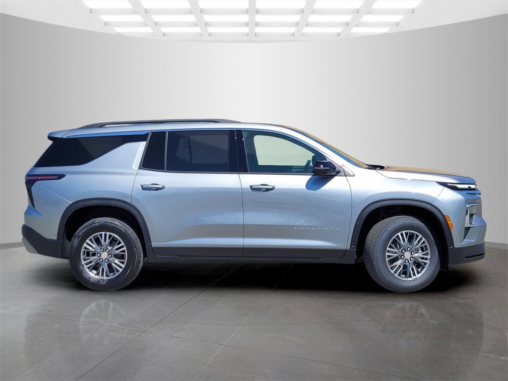2026 Chevrolet Traverse photo 3