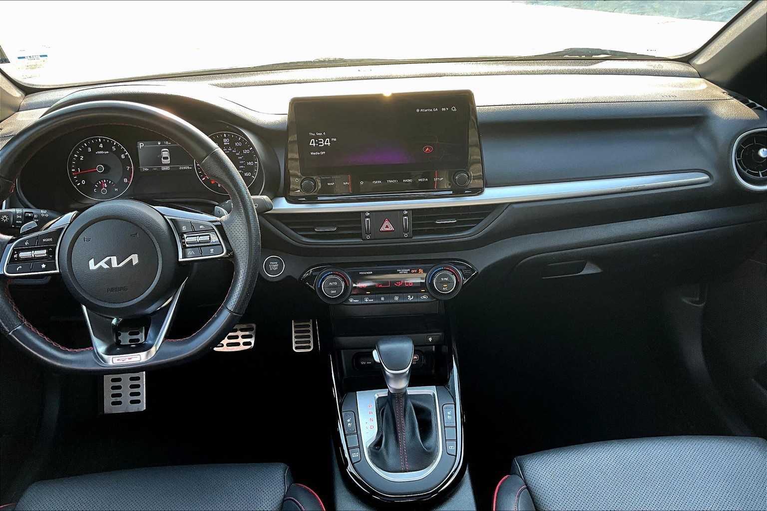 2024 Kia Forte GT photo 5