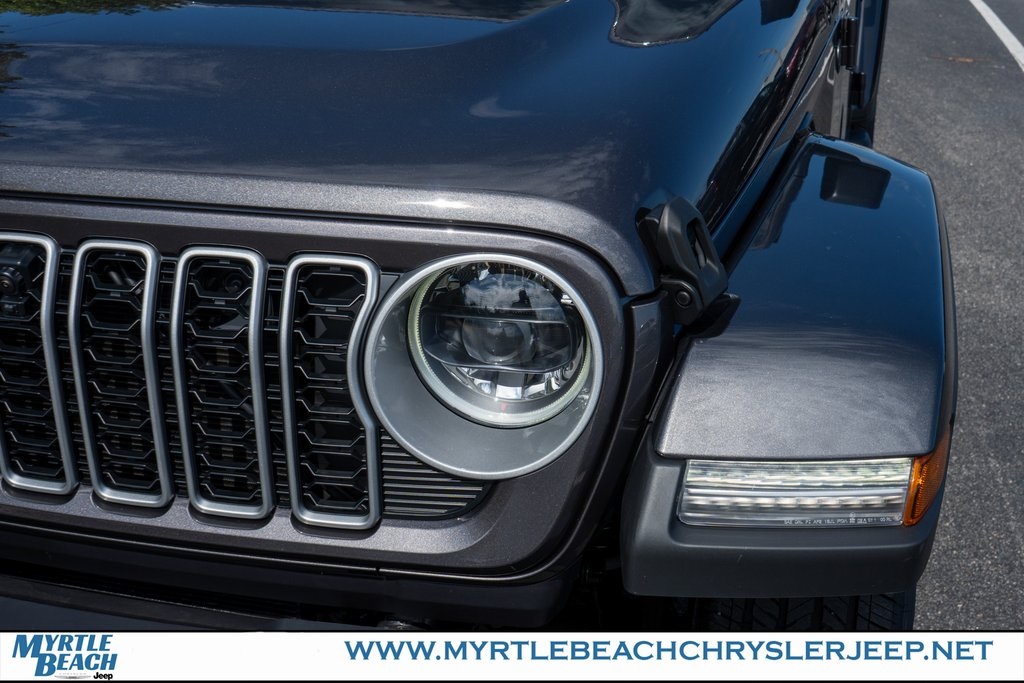 2025 Jeep Wrangler Sahara photo 10