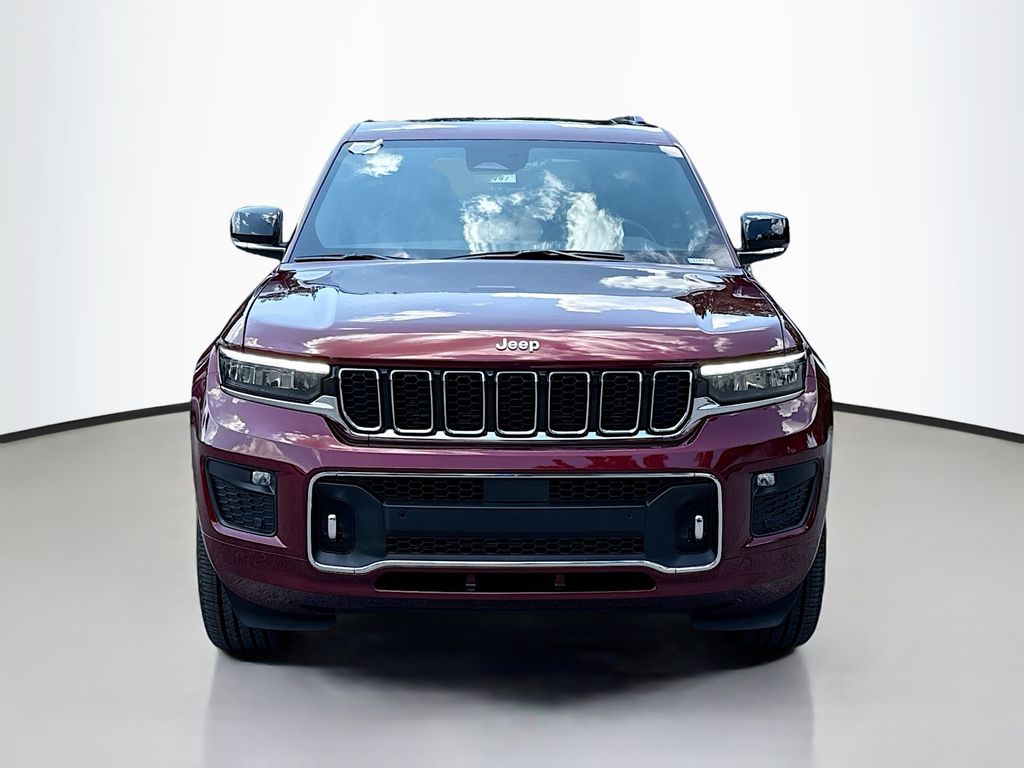 2025 Jeep Grand Cherokee Overland photo 2