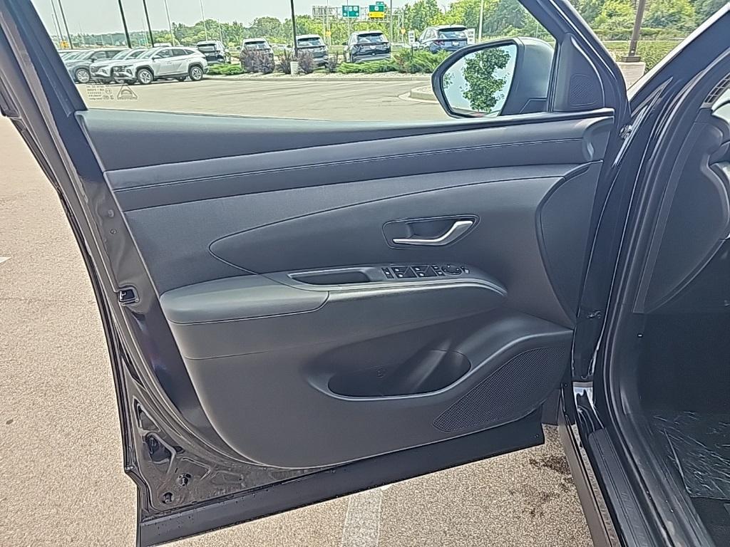 2025 Hyundai Tucson SEL Convenience photo 9